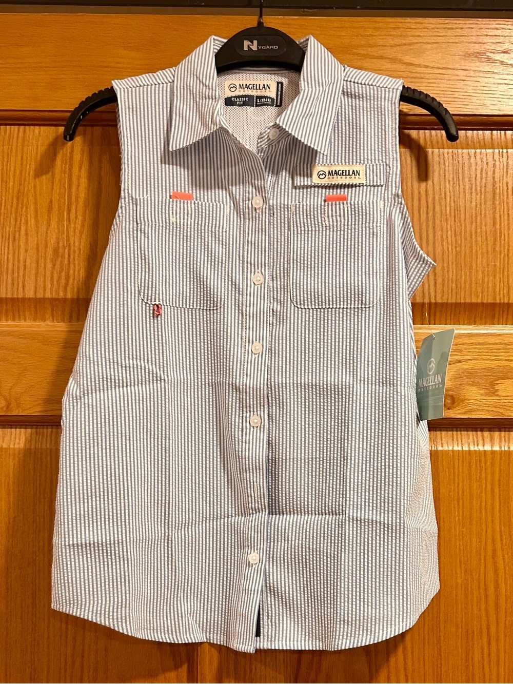 NWT Magellan Outdoors Girls Blue & White Striped Sleeveless Button-Up Size 12-14